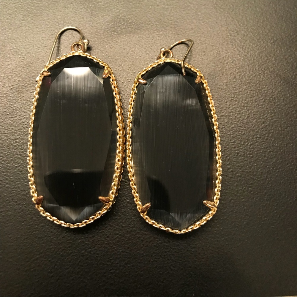 RARE authentic Kendra Scott black earrings